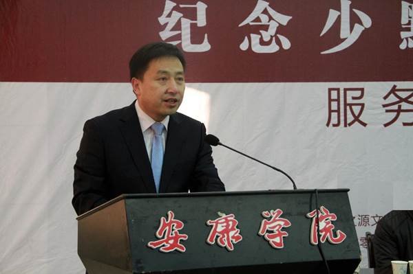 说明: //tsg.aku.edu.cn:8080/_mediafile/tsg/2014/12/23/wb0n377j92.jpg